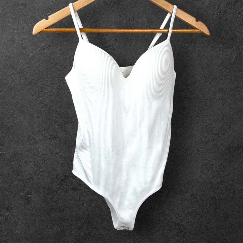 Ribbed Thong Bodysuit Womens Size M/L White Stretch Padded‎ Capsule Wardrobe